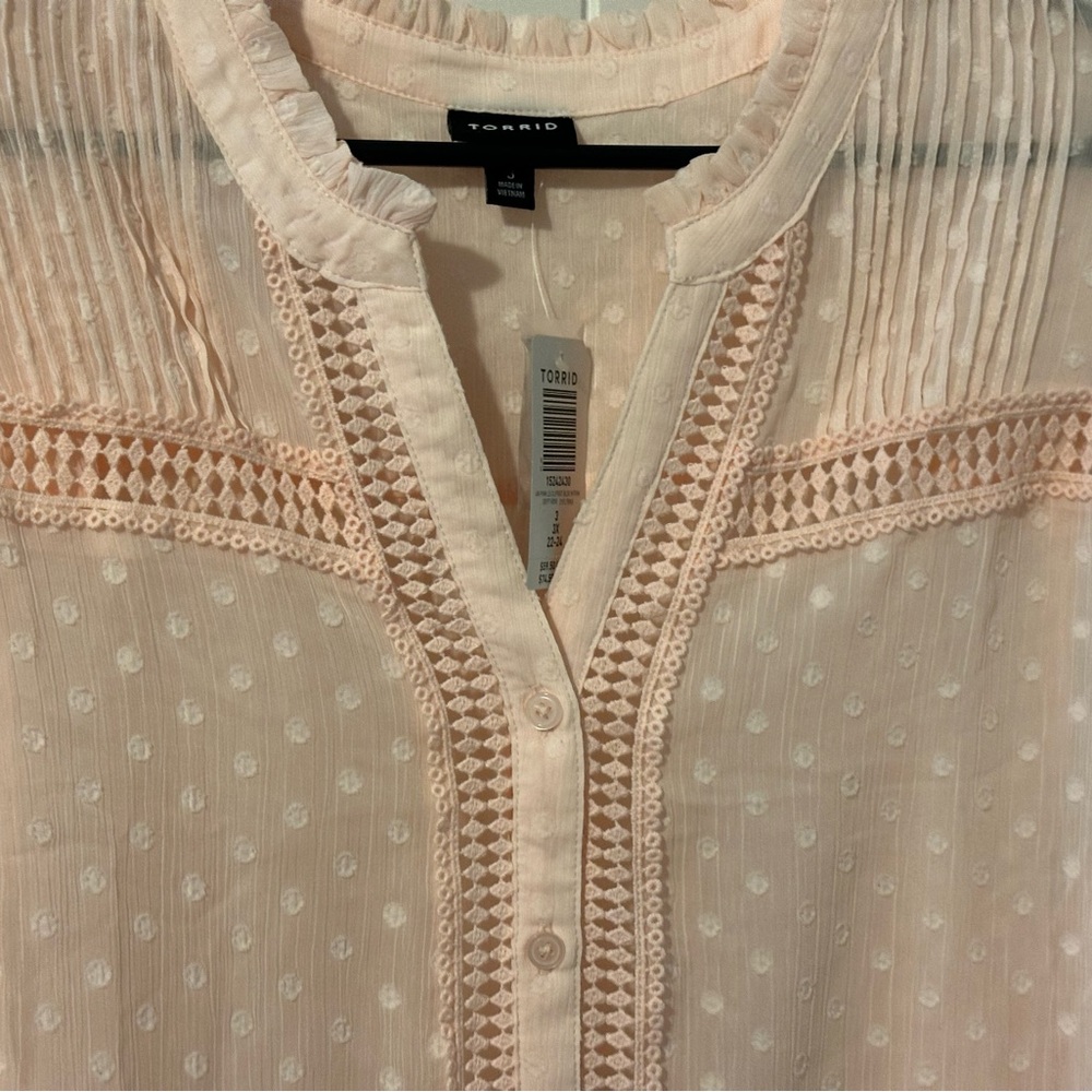 Torrid Light Pink Clip Dot Textured Blouse 3X - Picture 2 of 5